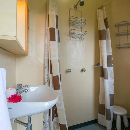 Sleeps 7 Vakantiehuis Rezzonico